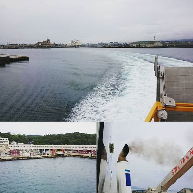 #さむねこさんぽ はい、出航！ #直江津港 から #佐渡島 の港の #小木港 へ向かいますよ。海上は電波が届かないらしい。そろそろ電池無いから省エネモードやね# 一人旅