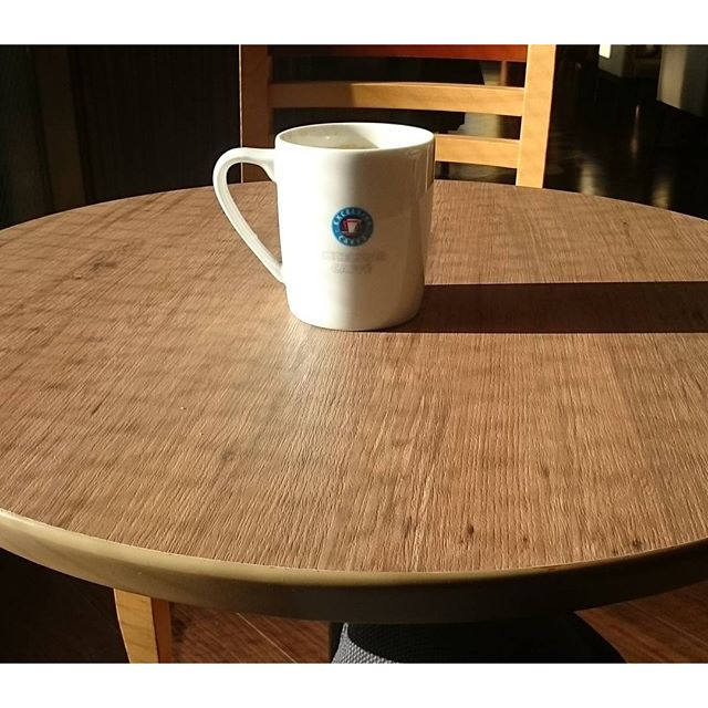 #朝活 #excelsiorcaffe #カフェラテ ですにゃ #早起き が辛いですがね #モーニングコーヒー を飲むために頑張ってるね。