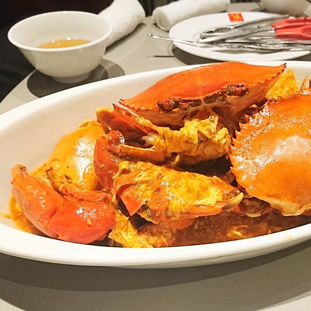 忘年会でシンガポール料理 #威南記海南鶏飯 へ行ったら超固い蟹が出て来てテンションマックスになったけど食べにくかった件。 #カニ