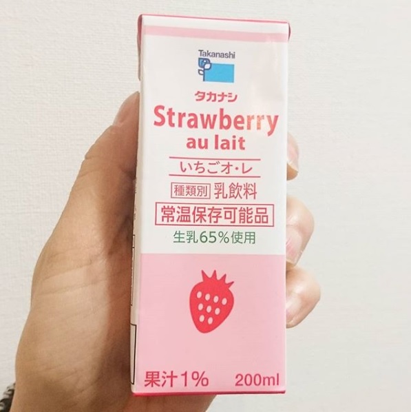 #いちご牛乳クラブ #タカナシいちごオレ 初めてみるやつだね。レアだよ。後味が苺ショートみたいな生クリームを感じるやつだね。 #イチゴオレ #いちごオレ #いちご牛乳 #イチゴ牛乳 #苺牛乳 #牛乳 #スイーツ #メソギア派 #銀魂 #糖分 #strawberrymilk